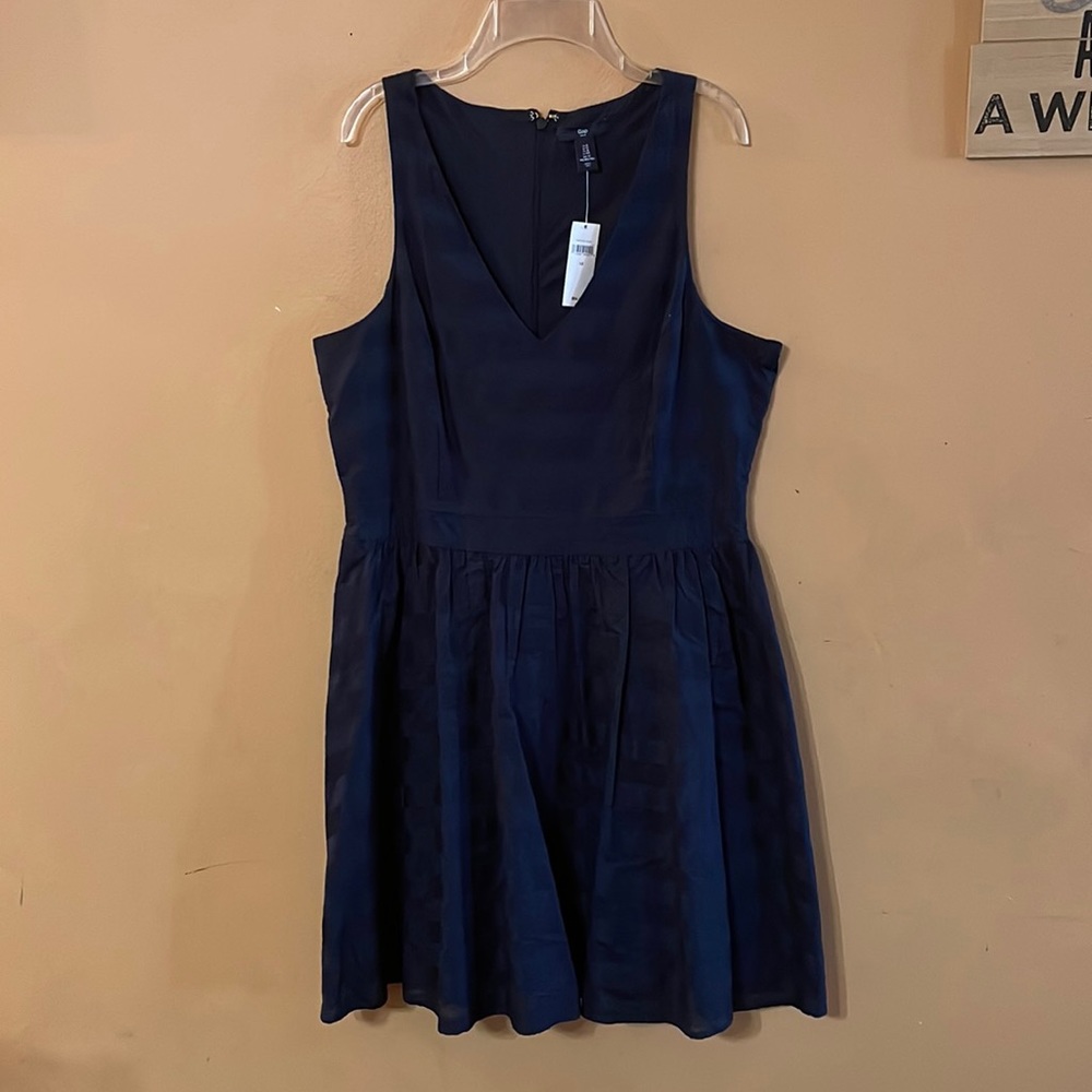 GAP V-NECK COTTON DRESS NWT